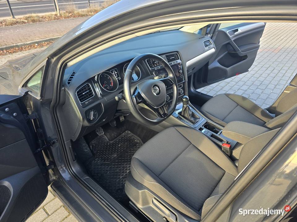 Volkswagen Golf Trendline 2019 FV23