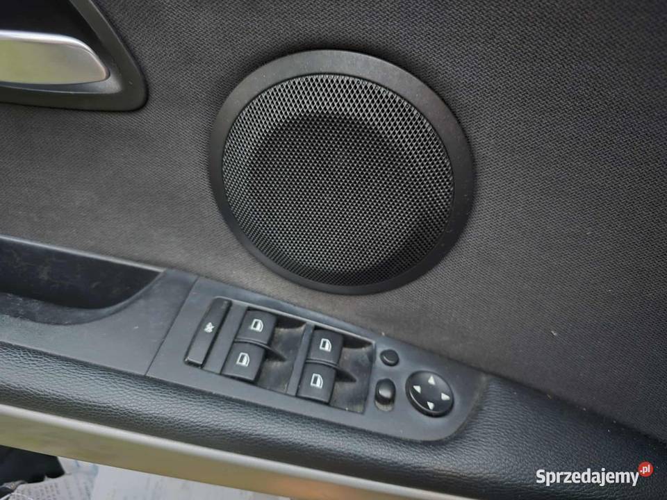 BMW E90 sedan 2000cm3