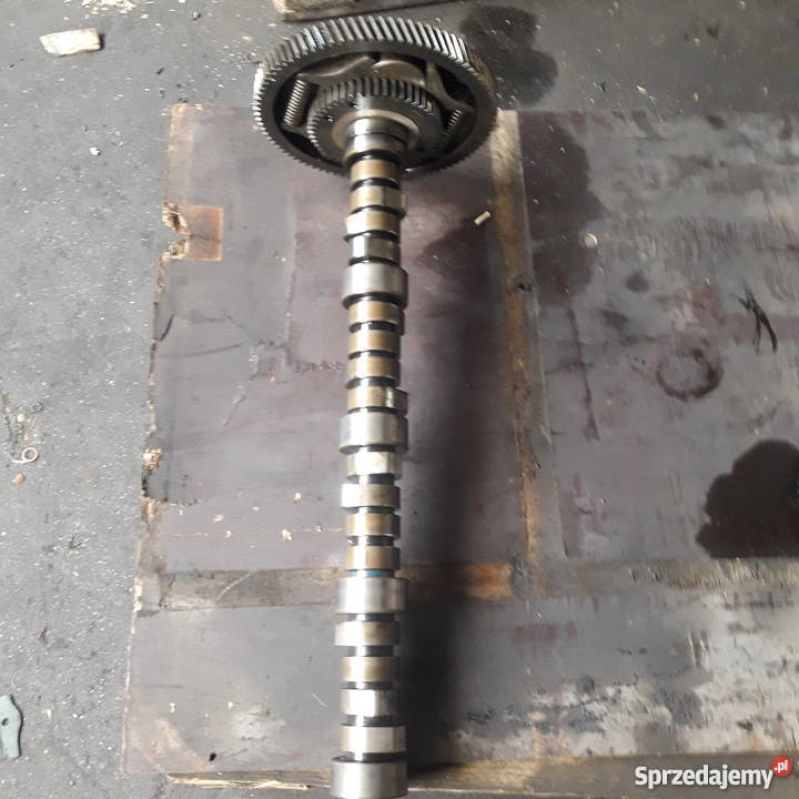 Wałek rozrządu Mercedes V8 OM402LA 4220511101