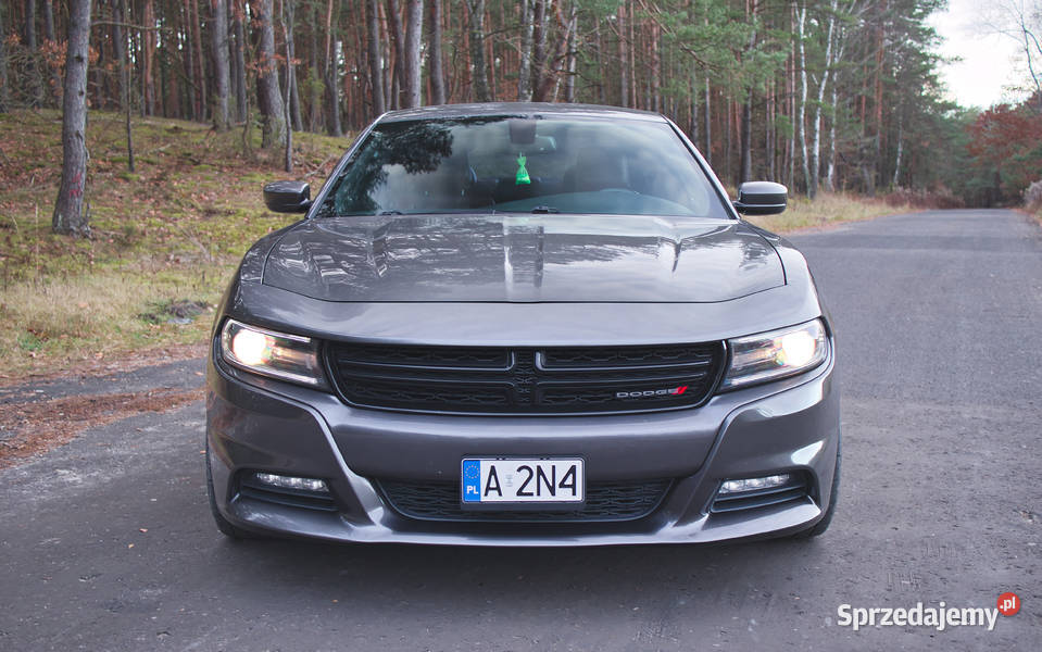 Dodge Charger SXT 2016 światła LED