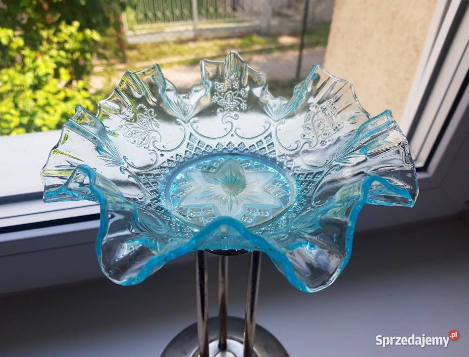 Patera na wysokiej podstawie szklo falbankowe Antyki pomorskie
