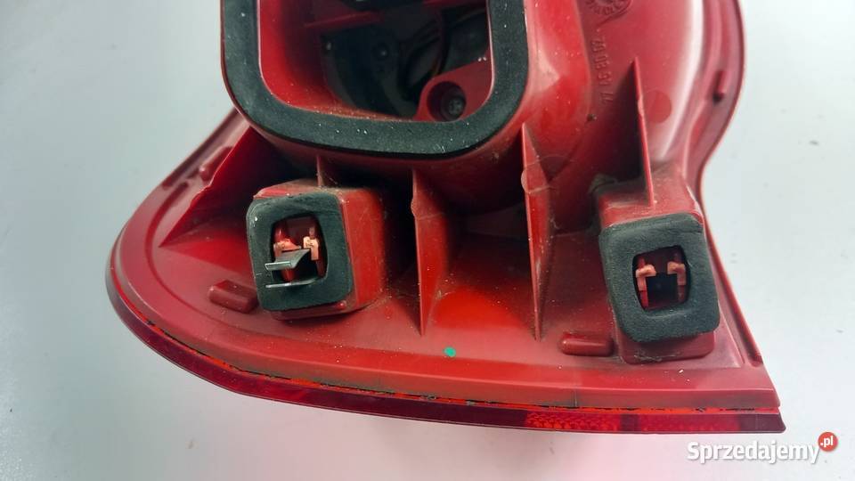 VW PASSAT B6 KOMBI LAMPA TYŁ PRAWA LED Zbierkowo sprzedam