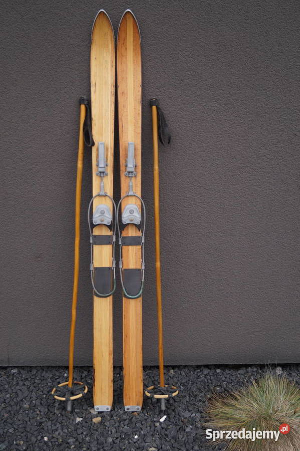 Stare narty drewniane 130 kijki w komplecie Pruchnik