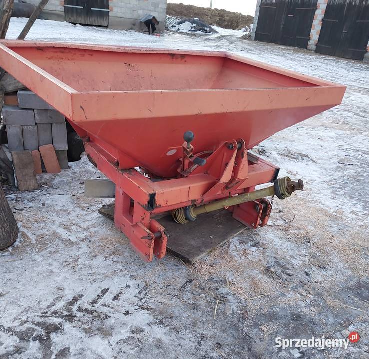 Rozsiewacz kuhn zsb 900 rauch