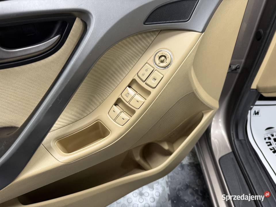 Salon Polska jasne wnętrze 16 benzyna GWARANCJA Poznań