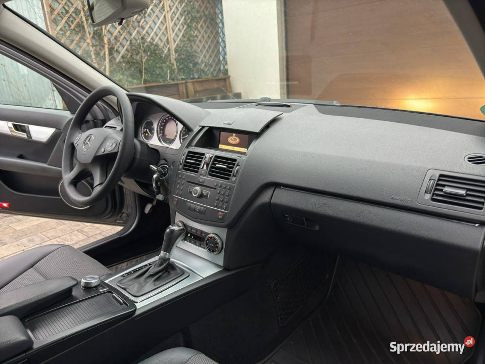 Mercedes C 180 zadbana 100 oryginalny przebieg czujnik deszczu wielkopolskie Poznań sprzedam