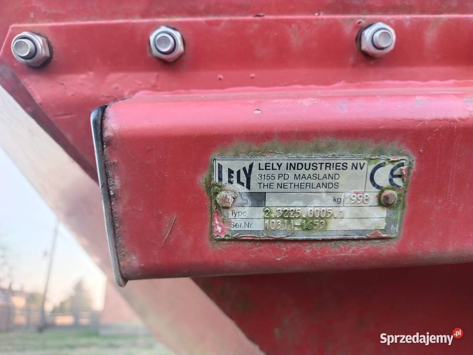 Rozsiewacz nawozu Lely Centerliner Prażki