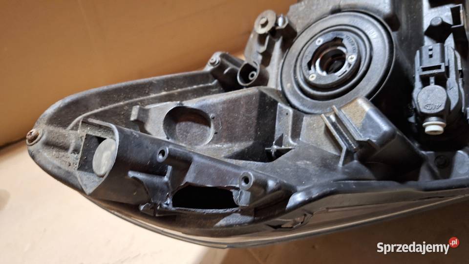 Lampa prawa przód Toyota Yaris III 3 Lift Części samochodowe