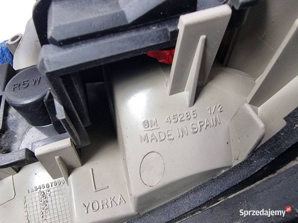 LAMPA LEWA TYŁ OPEL OMEGA B osobowe Lipno