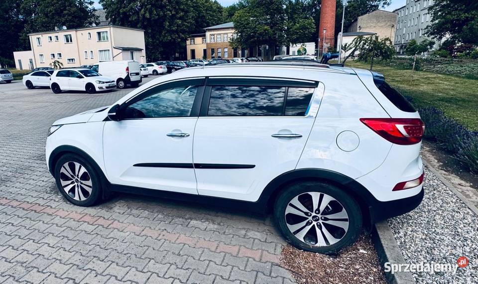 Kia Sportage 20 CRDi 136 2011 Skóra Klimatyzacja manualna opolskie Branice sprzedam