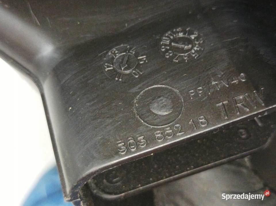 KRATKI NAWIEWU ŚRODKOWA RAMKA DASZEK 30385218 Rok produkcji 2011 sprzedam