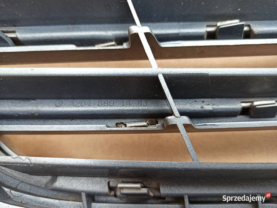 CKLASA W204 GRILL ATRAPA CHROM EMBLEMAT lubuskie Trzciel sprzedam