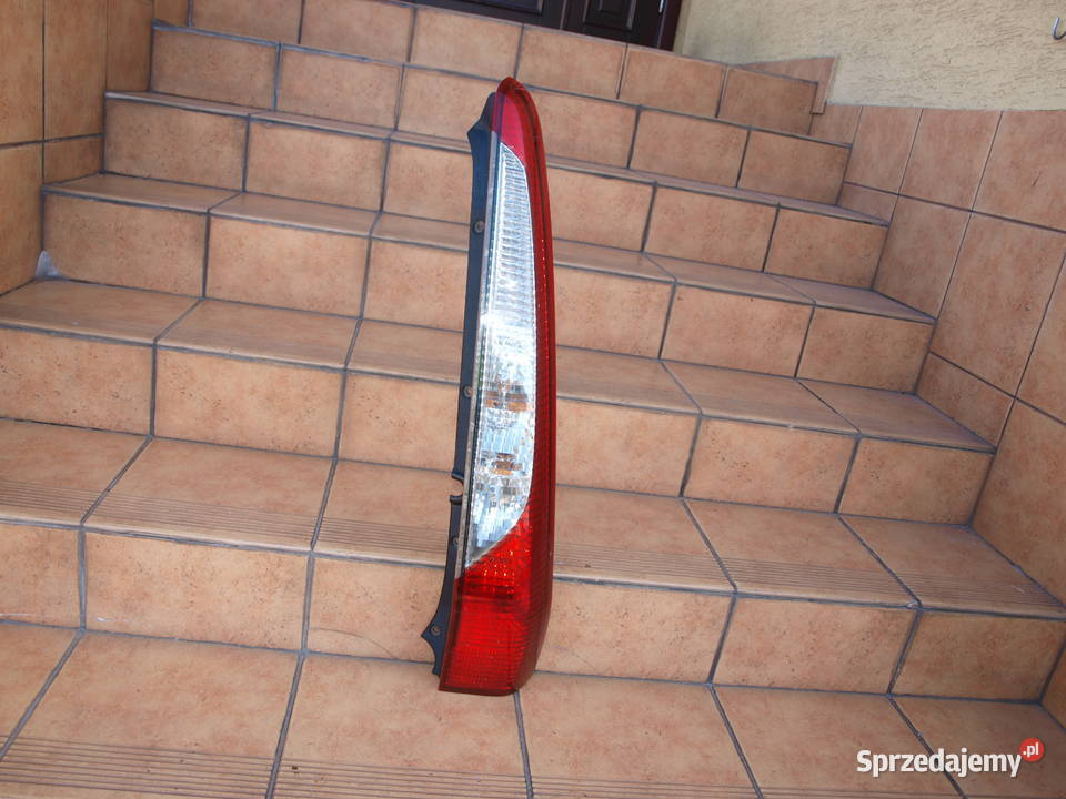 Mitsubishi Lancer Kombi lampa prawa tył 2003 Kalisz