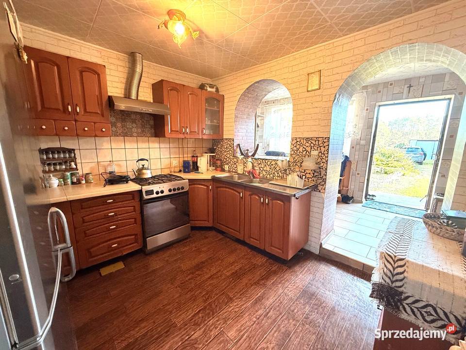 Dom z dużą działką i lasem w Nowinach Brdowskich do zamieszkania Sprzedaż