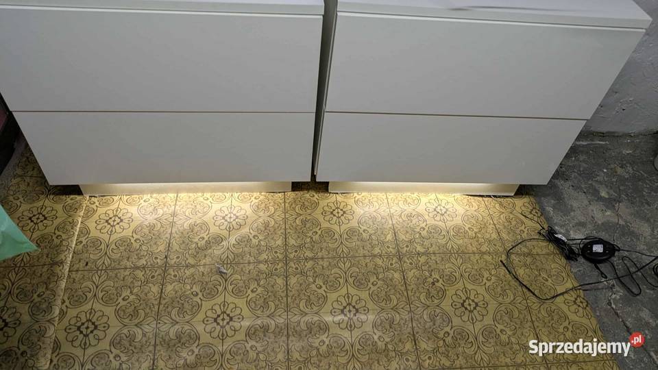 Dwie szafki nocne z podświetleniem Studzionka