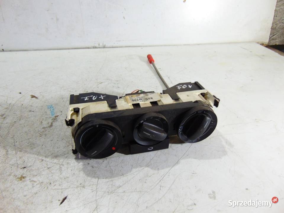 PANEL NAWIEWU VW FOX 6Q0819045T