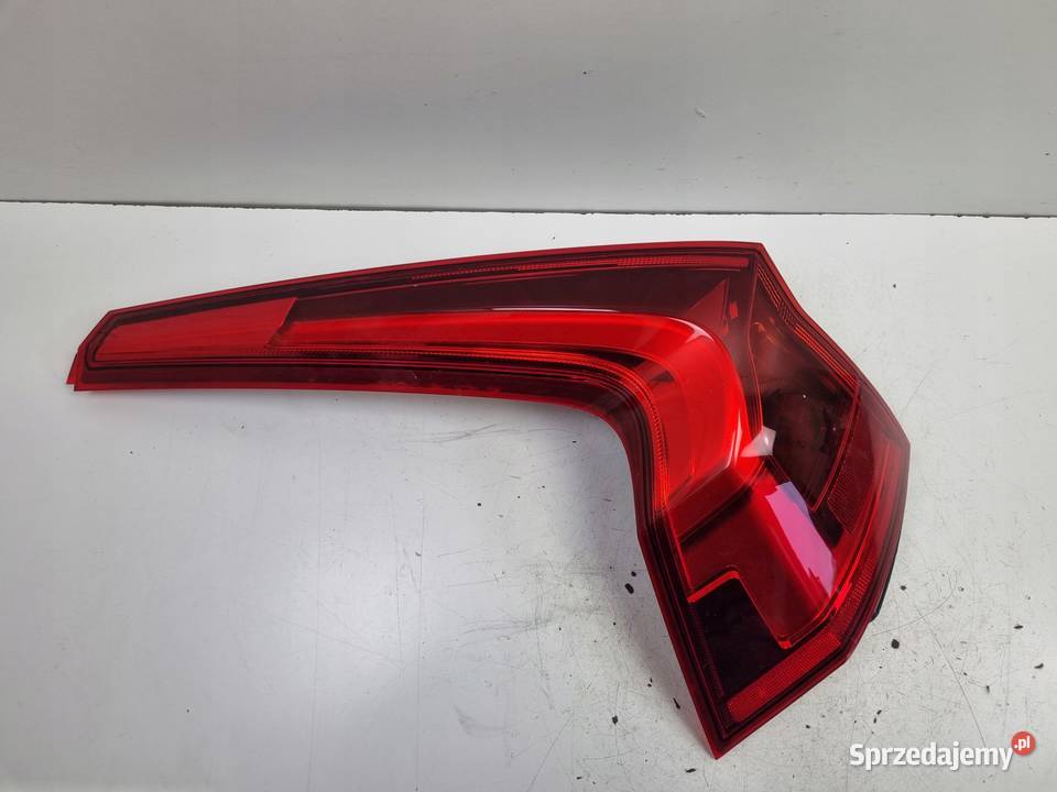 Volvo V90 II TYLNIA TYLNA LAMPA LEWA lewy tył osobowe Lampy tylne Janów