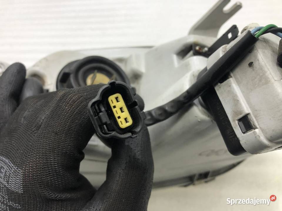 HALOLGEN LAMPA PRAWY PRZÓD MAZDA 323F osobowe