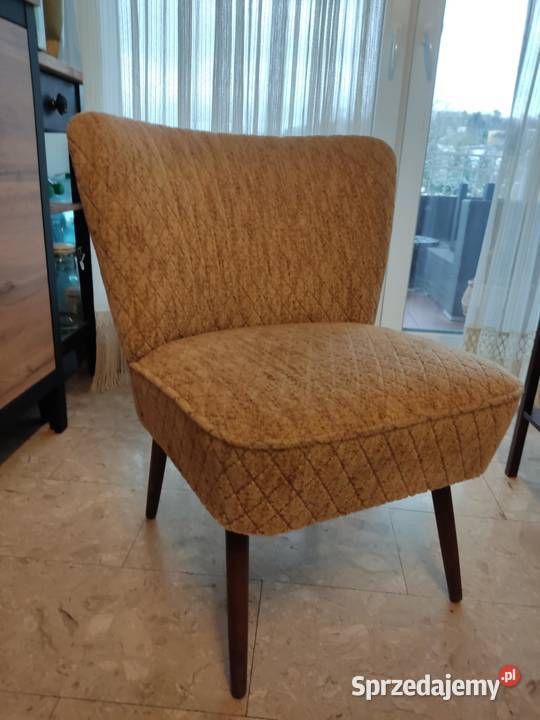 stary fotel PRL muszelka