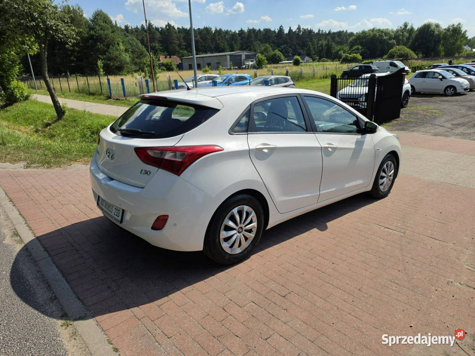 Hyundai i30 Hyundai i30 5 drzwi 14 benzynka 99 w Rok produkcji 2014