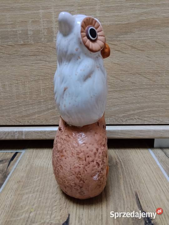 Figurka sowy przed dom