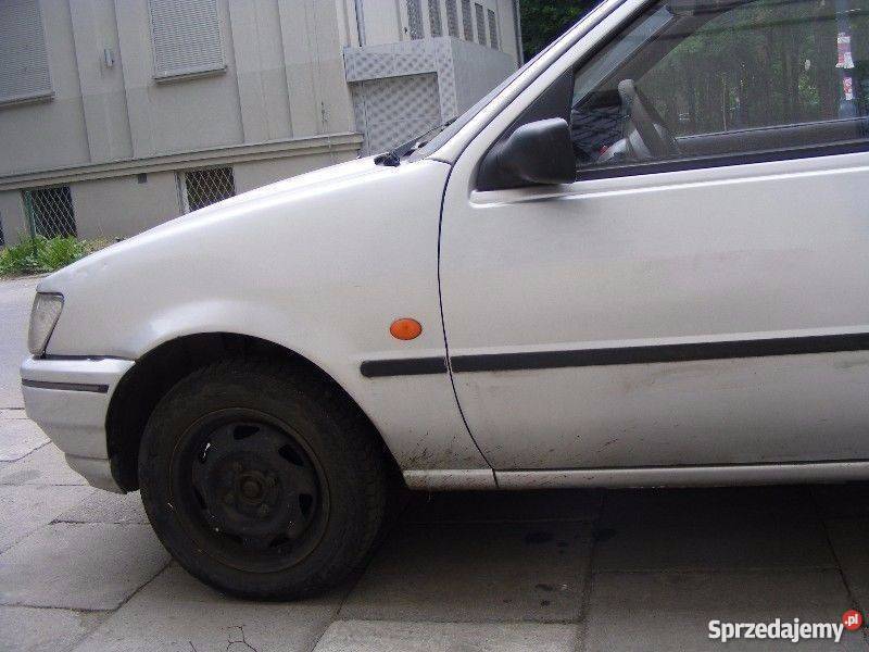 1995 Ford Fiesta Samochód osobowy Tanio Ładne i Złota sprzedam
