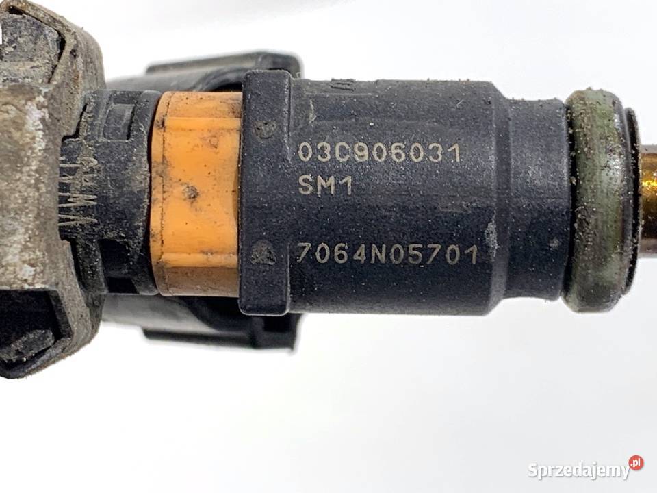 LISTWA WTRYSKOWA SKODA ROOMSTER 036133319CA 16 osobowe Części samochodowe