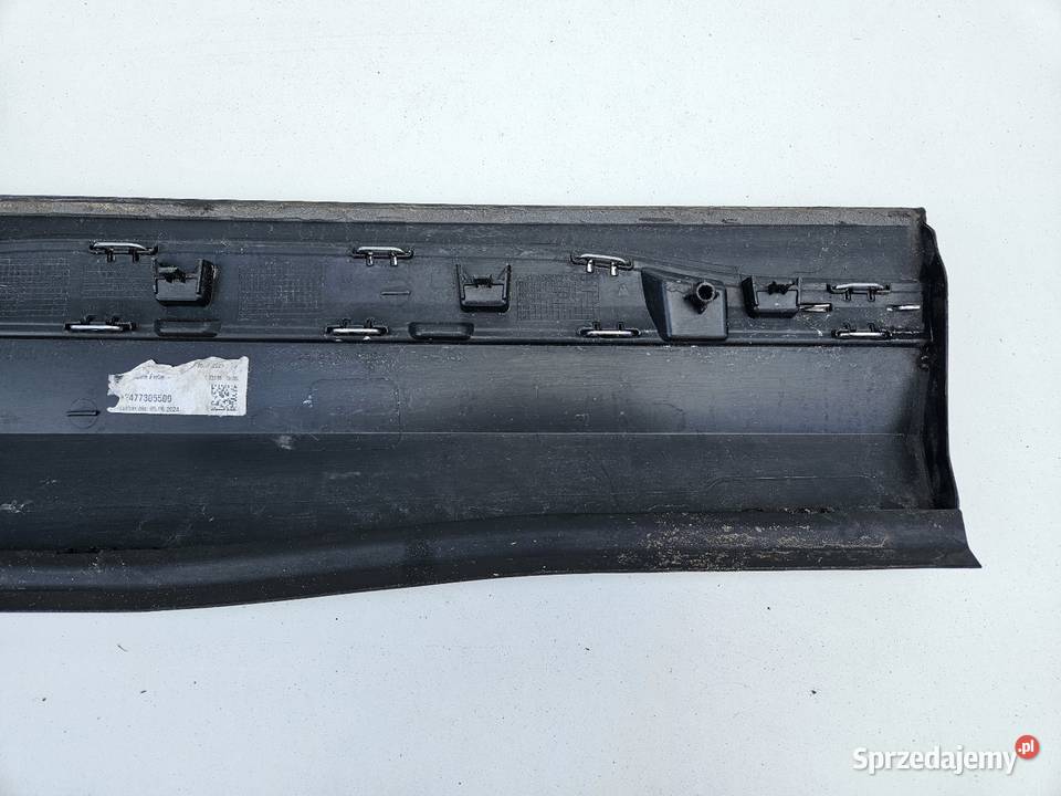 MERCEDES GLA II W247 LISTWA DRZWI LEWYCH TYLNYCH Międzychód