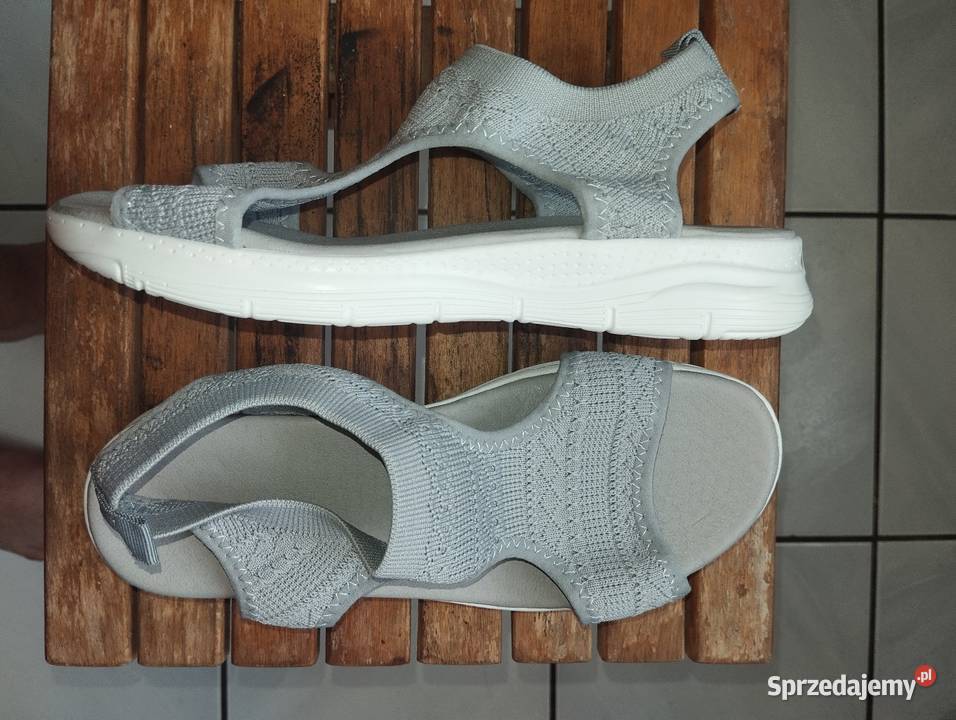 Sprzedam Nowe wygodne sandałki damskie rozmiar 24cm