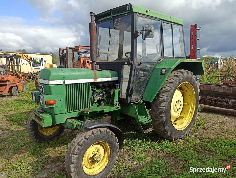 Ciągnik John Deere 2130 z turem