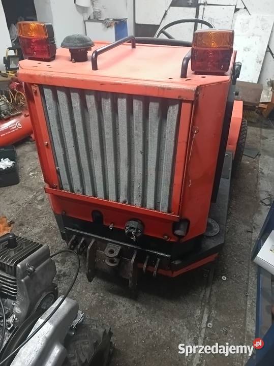 Kosiarka hako variotrac d1350 zamiatarka pług nieuszkodzony Świdnica sprzedam