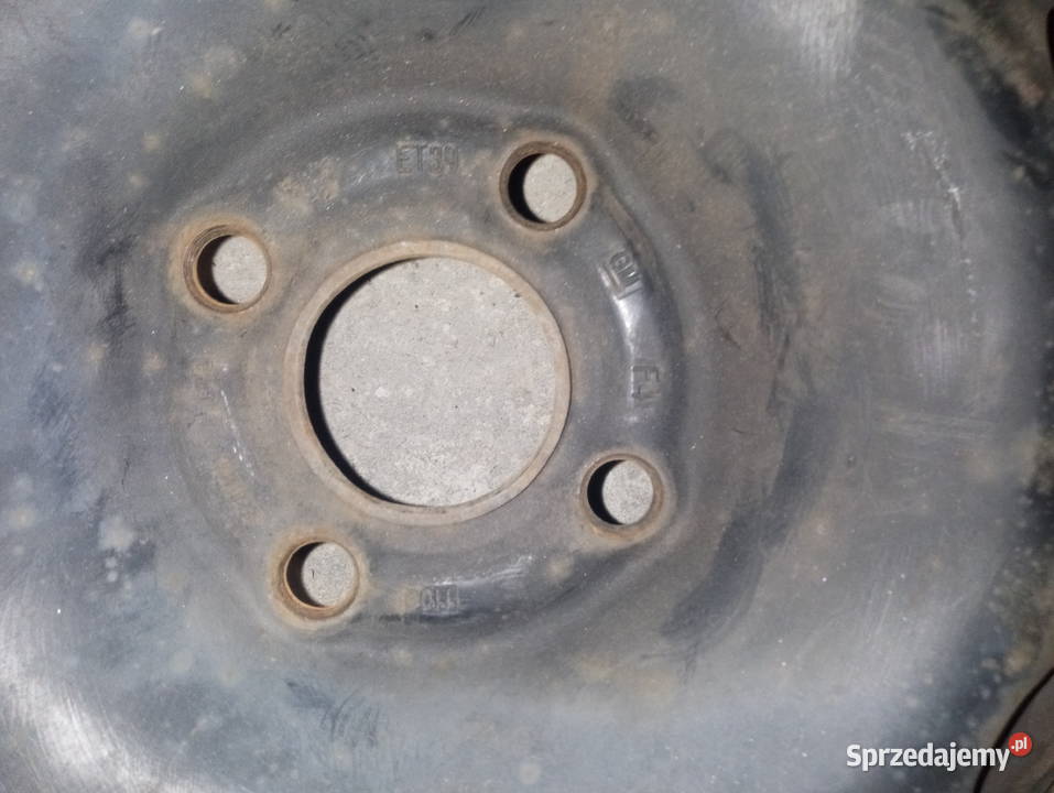 Sprzedam koła z felgami 4x100 opony 18565 r15 Rok produkcji 2018 sprzedam