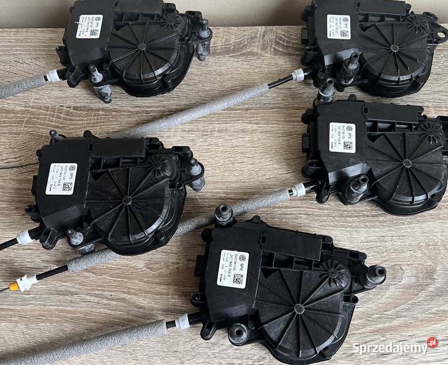 VW CADDY IV 20r LEWY PRAWY ZAMEK DRZWI dostawcze