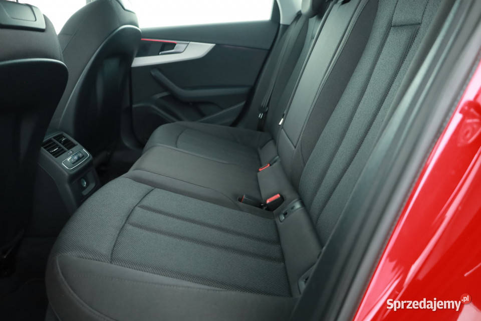 Audi A4 30 TDI czujnik parkowania