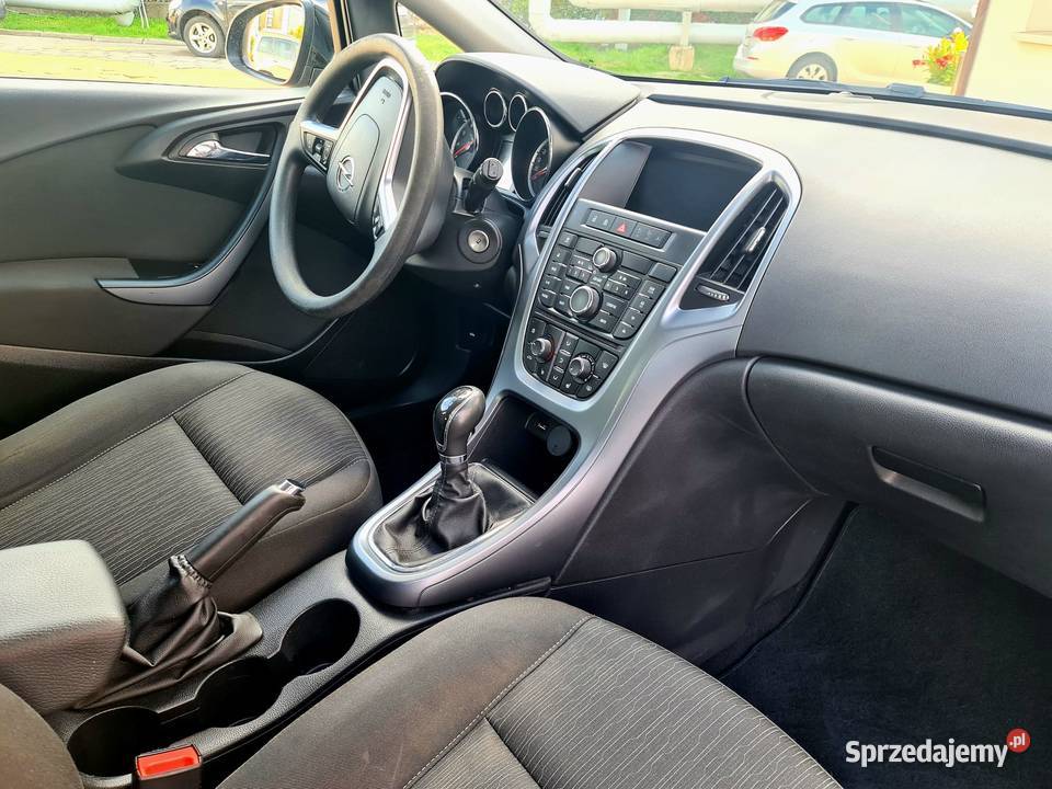 Opel Astra Sports Tourer 16 Benzyna 2015 142400 1598cm3 dolnośląskie