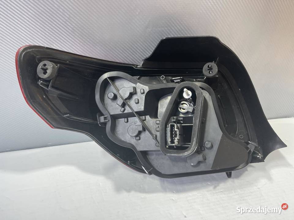 CITROEN DS3 PRAWA LAMPA TYŁ CITROEN DS3 PRAWA Prawe Ostroróg