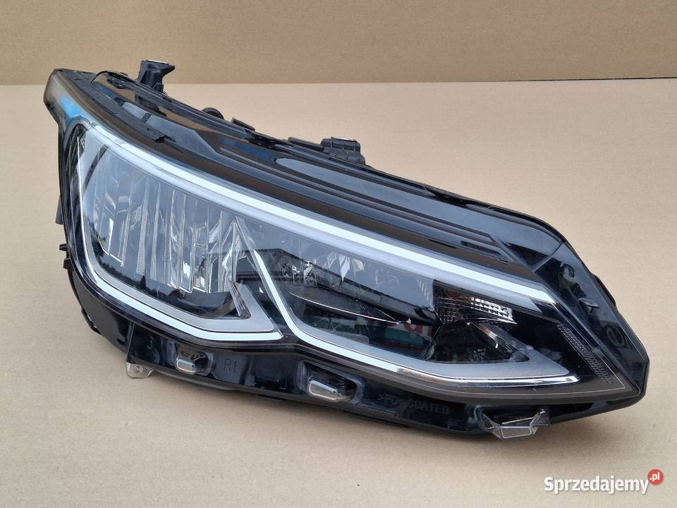 VW GOLF VIII 8 REFLEKTOR PRAWY LED LAMPA PRAWA Bieleń