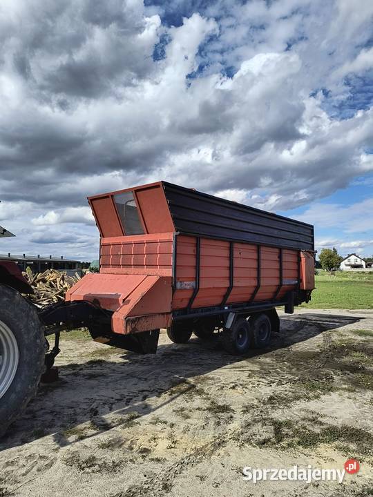 Przyczepa objętościowo wózek do kiszonki