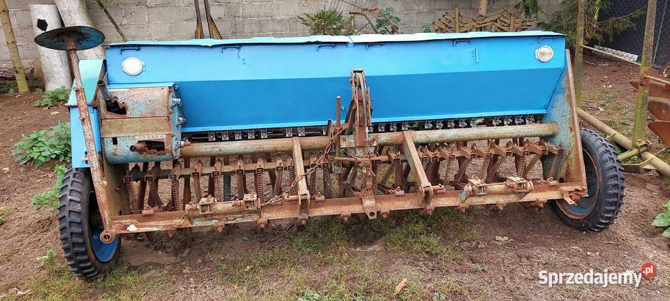 Rozrzutnik jednoosiowy nieuszkodzony mazowieckie Rusinów