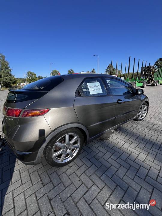 Honda Civic VIII UFO 18 iVTEC 140 bogata wersja nieuszkodzony sprzedam