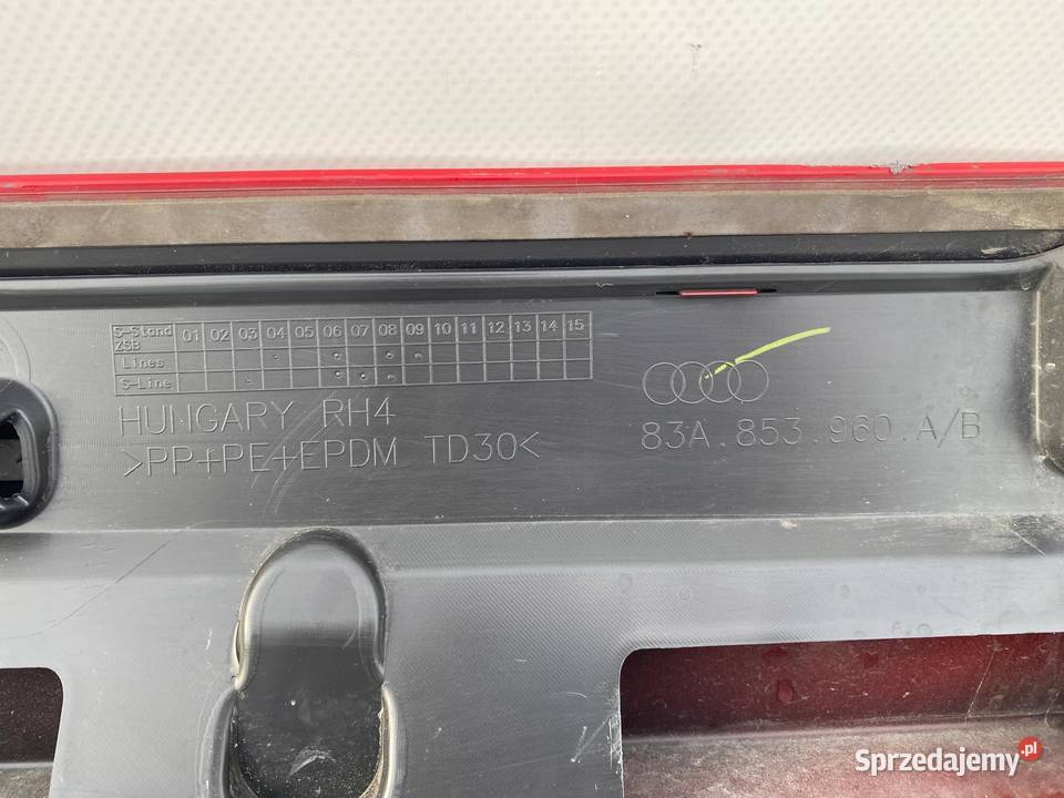 AUDI Q3 II 18 LISTWA DRZWI PRAWY PRZÓD 83A853960 Drzwi wielkopolskie