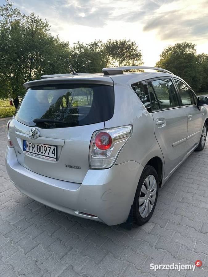 Toyota Corolla Verso Rok produkcji 2009 łódzkie Radomsko