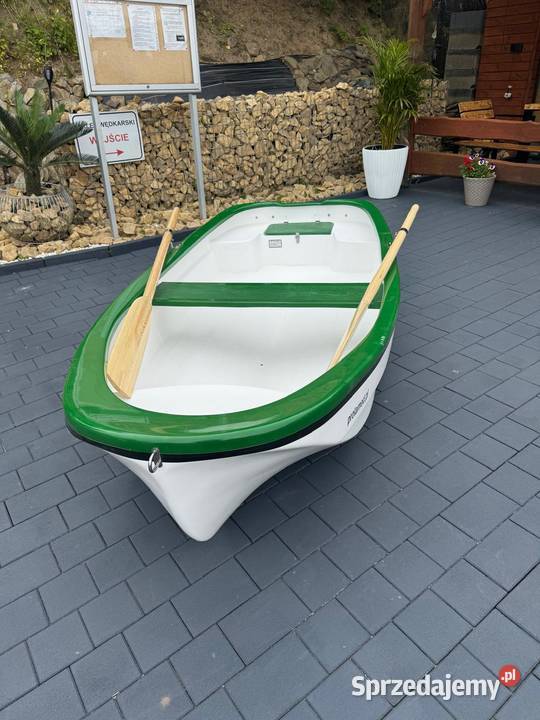 Łódka turystyczna na ryby wiosłowa wędkarska pomorskie