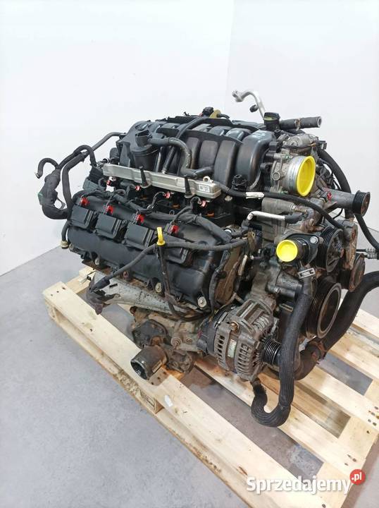 SILNIK KOMPLETNY BENZYNA TNXE P04893775TA 57 V8 osobowe