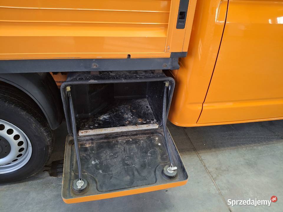 Volkswagen Transporter T5 Lift Doka Brygadówka pomorskie Sierakowice