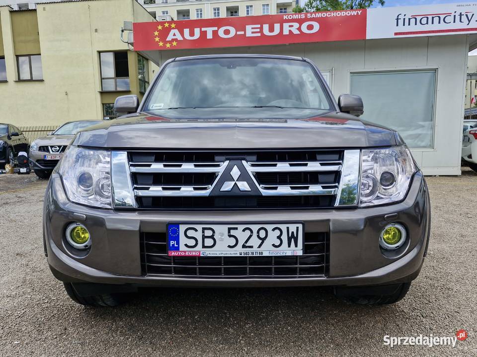 Salon 32 DiD 200 4x4 Dakar Edition lakier Pajero Kraków