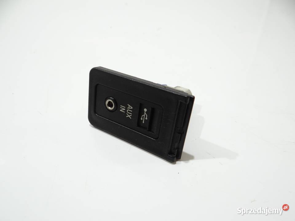 GNIAZDO ZŁĄCZE AUX USB BMW E60 LCI 9138402