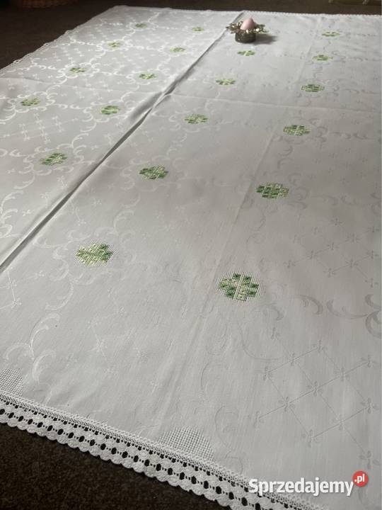 Obrus duży biały ręcznie haftowany rękodzieło Zabrze