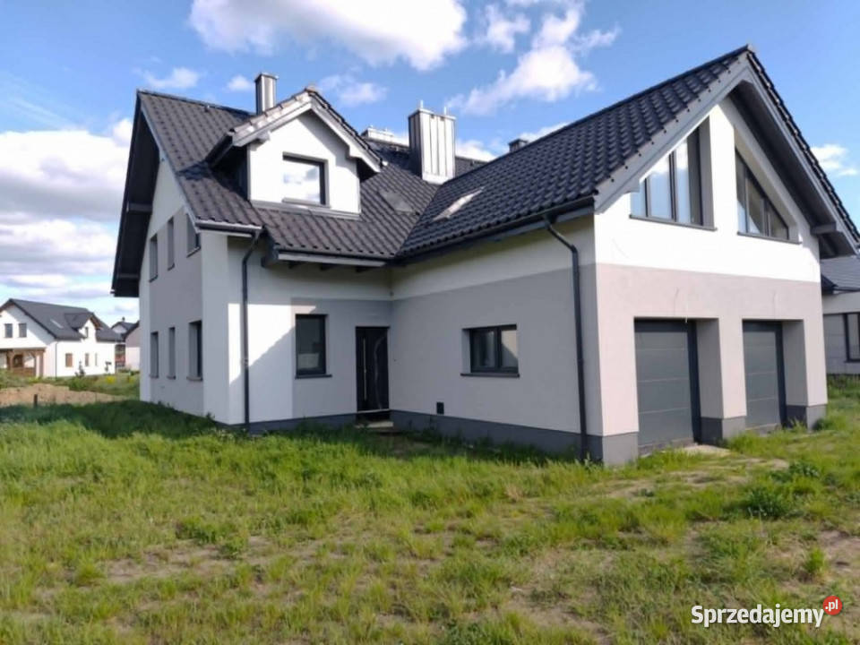 Dom Bliźniak z garażem i ogrodem 6 pokoi Różyny garaż