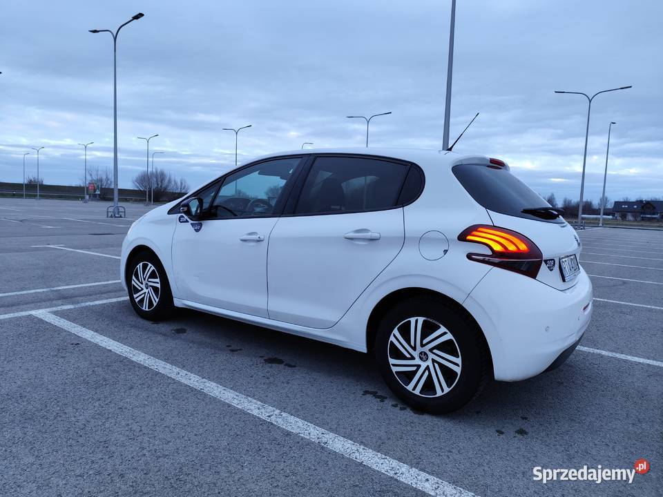 Peugeot 208 10 benzyna nowy rozrząd Hatchback Tarnobrzeg